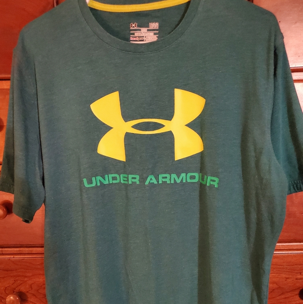 Mens Under Armour tshirts size lg